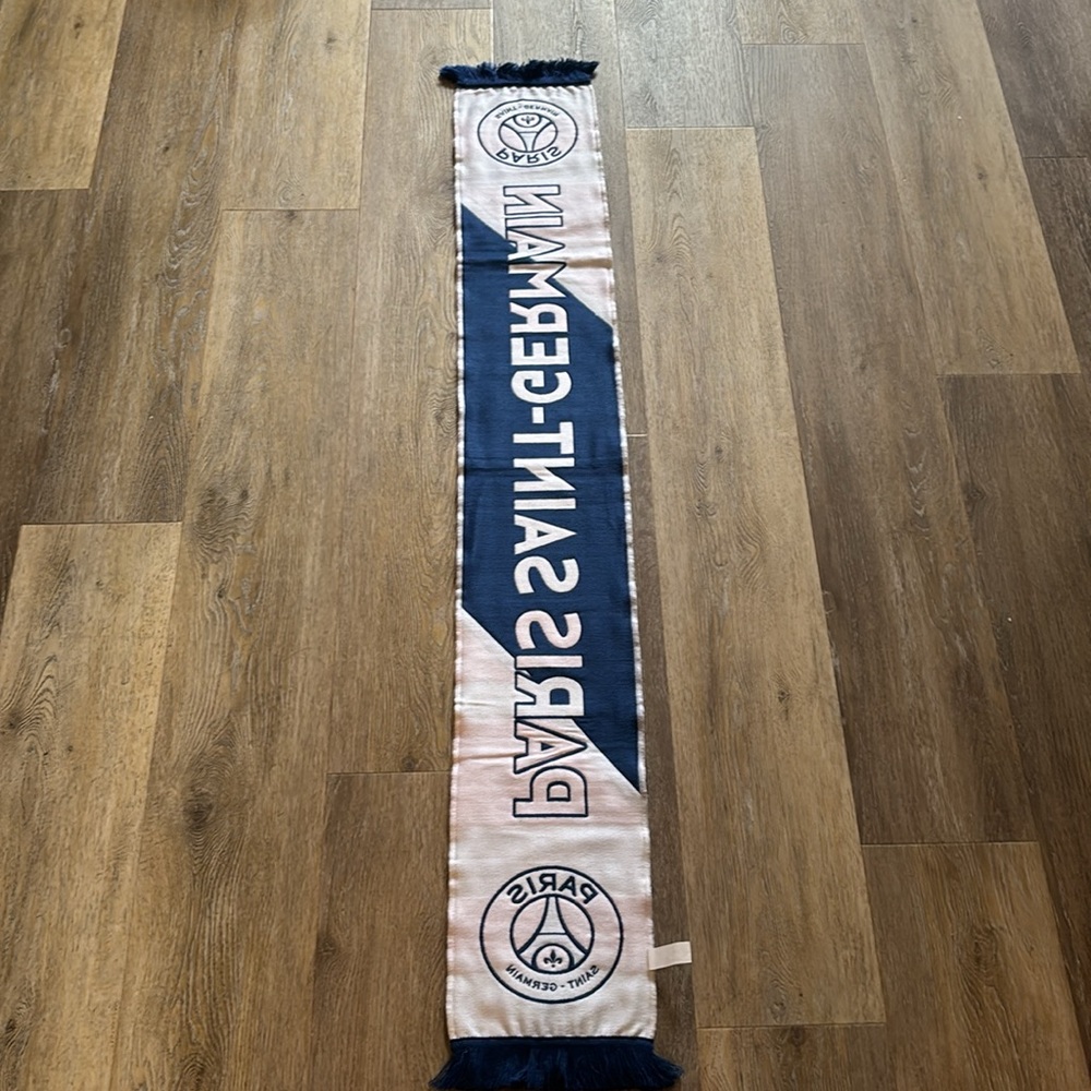 PSG Scarf - Picture 3 of 4